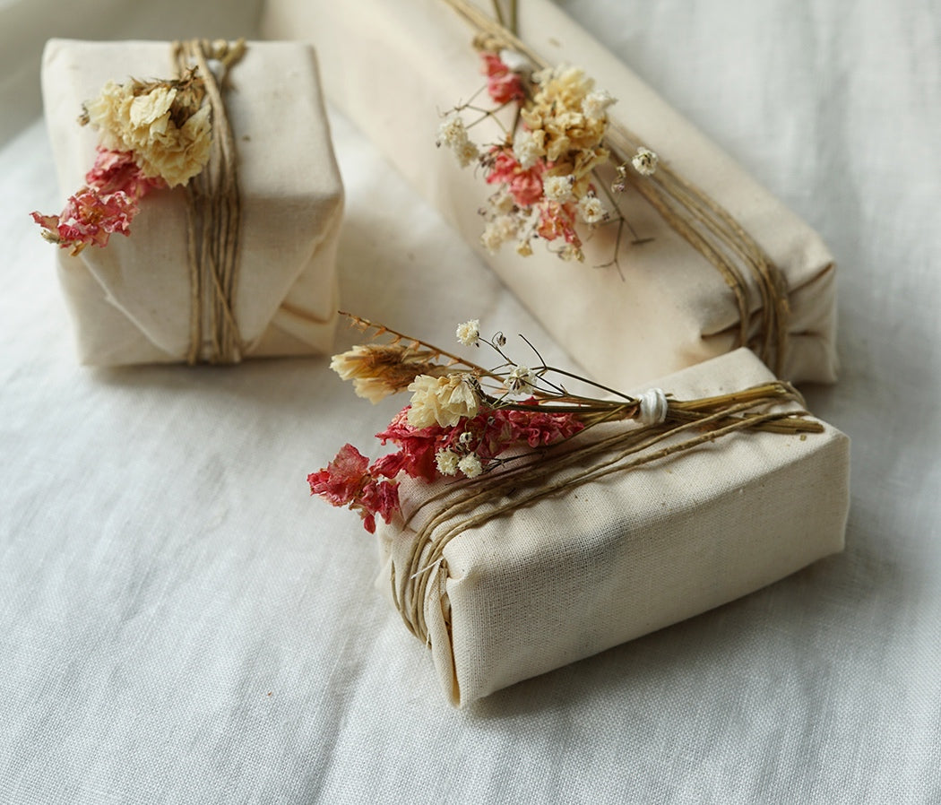 DIY : Un paquet cadeau wild, poétique et durable